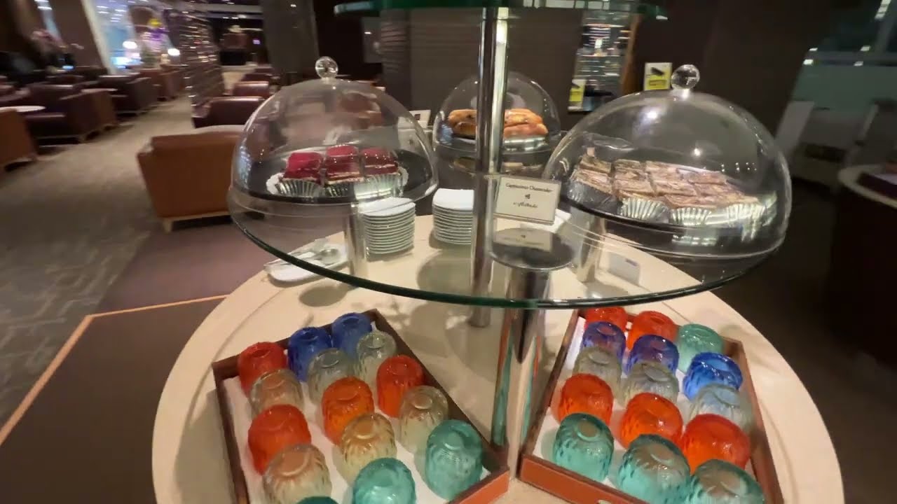 Thai Airways Royal Silk Lounge thumbnail