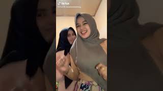 Download lagu Beautiful School Girls from Indonesia on TikTok | tttube mp3 Download lagu Beautiful School Girls from Indonesia on TikTok | tttube mp3