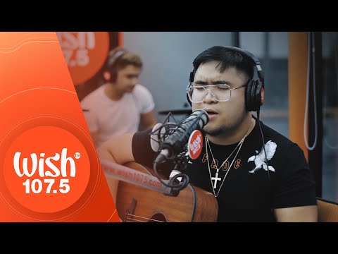 Agsunta performs "Kung 'Di Na Ako" LIVE on Wish 107.5 Bus