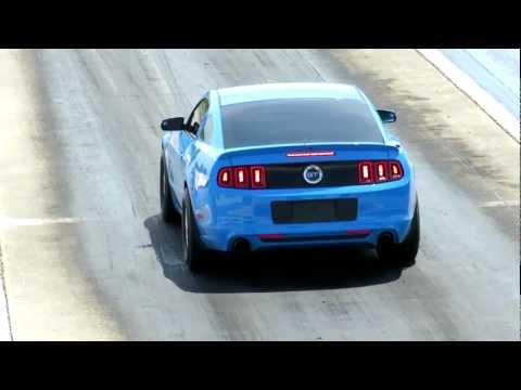 2013 Mustang GT vs Cobalt SS 1/4 mile