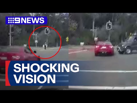 雪梨西南部老年婦女和幼兒被汽車撞倒 | 9 News Australia (Elderly woman, toddler struck by car in Sydney's south-west | 9 News Australia)