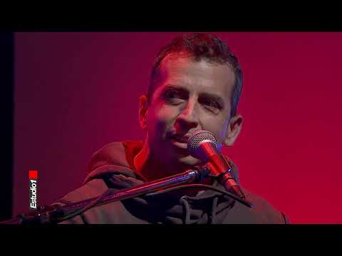 Bandera por Aca Seca Trío - Estudio 1