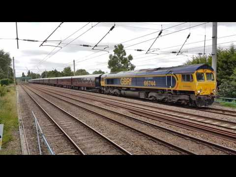 (HD) GBRF 66744+66746 passing Euxton on 1Z75 9/7/2017