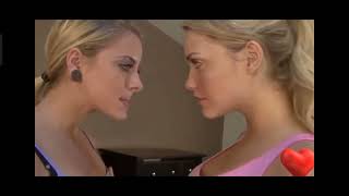 Download lagu Hot lesbian kissing videos mp3