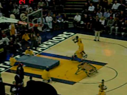 Golden State Warriors Trampoline Dunk Show