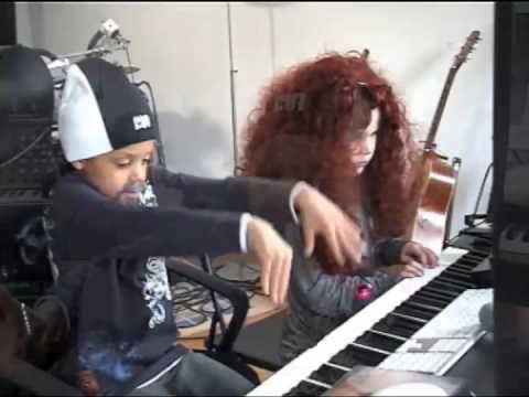 A Day In The Life Of MOr La PeAcH