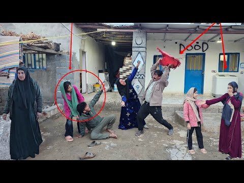 Mirza attacks Mahan's fiancée Leila and they flee to Mirza Ali's house: Mahan regrets the engagement