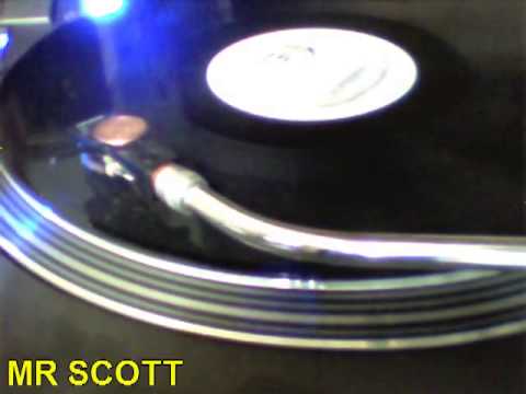 Antoine Clamaran Ft. lulu hughes - feel it