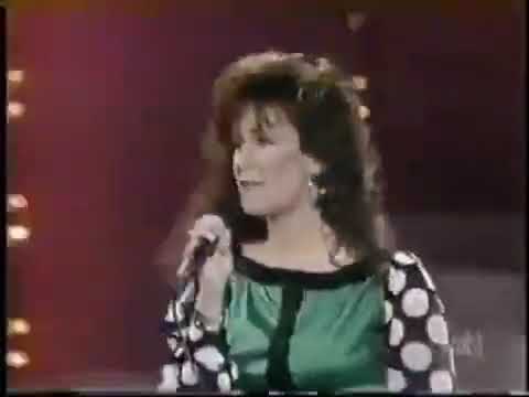 1990 Alanis Morissette sings 80s teenpop (Star Search)