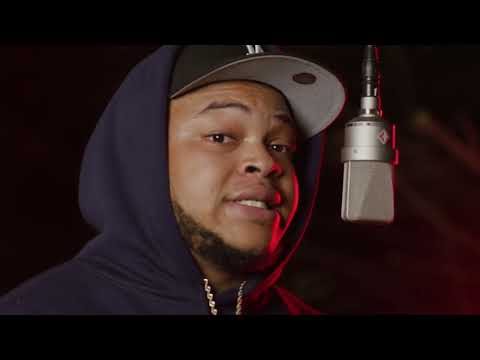 (On the mic) my mind is sick- No Fumar Imani.