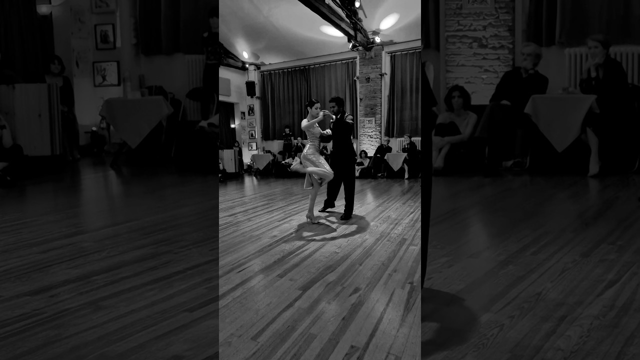 Silvina Tse y Julio Alvarez: Free Tango Style in Toulouse