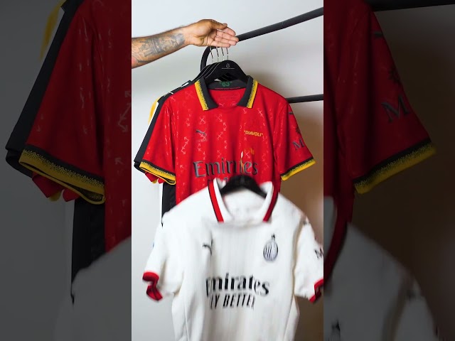 Vídeo relacionado con AC Milan, Bufanda Oficial Jacquard, Acrílico, Talla Única, Gráficos