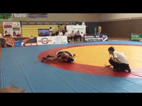 Schneller Schultersieg bei der Mittdeutschen Meisterschaft 2016. Thomas Berger vom RV Thalheim