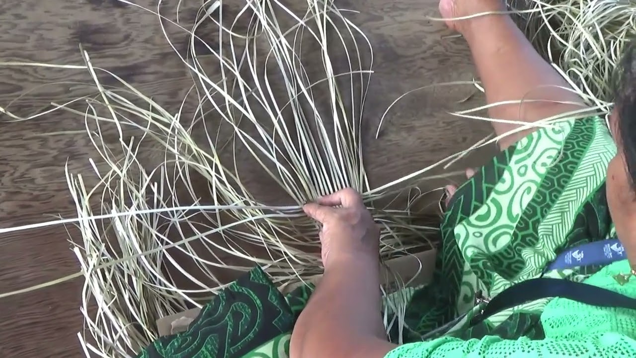 Jaki-Ed Weaving, Majuro,