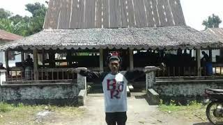 preview picture of video 'Rumah adat  'SASADU' Desa Golo kec Sahu HALBAR'
