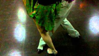 Daniela Roig y Hernán Prieto, clase de tango en La Viruta (3-11-2011)