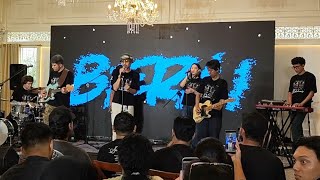 Download lagu Sheilla on 7 - Berai Live Performance mp3