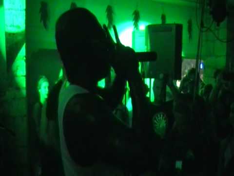 DRAGON DAVY backed by Alexx Paname SOund @Bayonne 17.08.2012 (part2) by goOk pour reggaesudouest.com