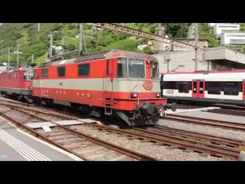 Re 4/4 II 11109 "Swiss Express" a Bellinzona - Re 4/4 II "Swiss Express" in Bellinzona