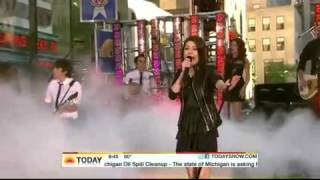 Miranda Cosgrove Performing &quot;Kissin U&quot; Live On The Today Show