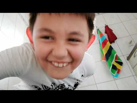 Stjæler slik med Johan