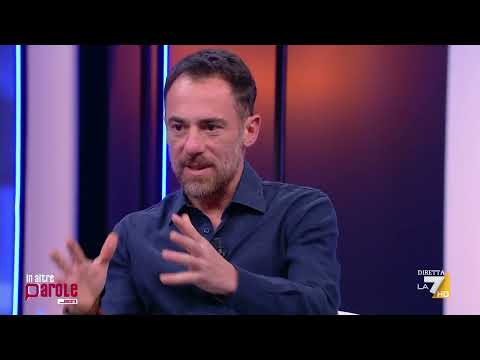 "Viviamo in una società che ci ha isolato", il pensiero di Elio Germano