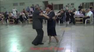MARTHA ANTON y EL GALLEGO MANOLO bailando la milonga PARQUE PATRICIO en la MILONGA DEL MORAN