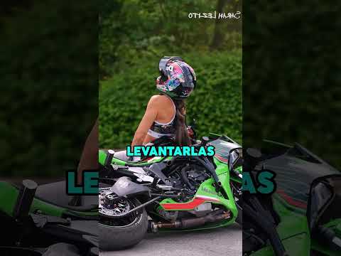 LEVANTAR tu MOTO del SUELO es FÁCIL si haces ESTO 😎🤫 #shorts #moto #sabiasque #curiosidades #wow