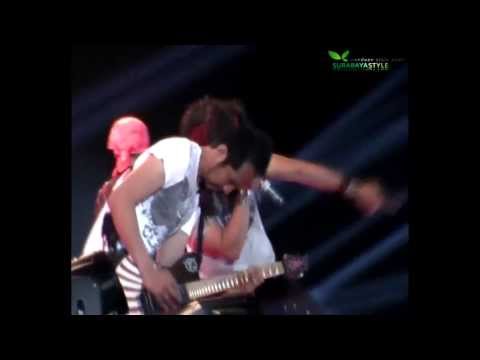 KONSER DELAPAN BINTANG