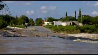 preview picture of video 'creciente del rio sabinitos y la toma uno de el reportaje de sergio vicke'