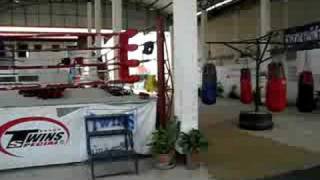 preview picture of video 'Bor PhetPintusopon Muay Thai Gym'