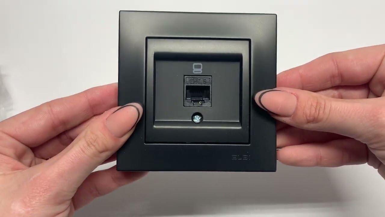 Розетка одинарна комп'ютерна ELBI VEGA матовий чорний (510-014800-247)