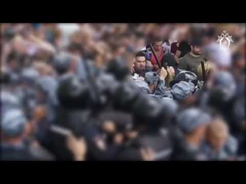 Газ для полиции на митинге в Москве. Мужчина из толпы щедро угощал полицейских газом. Задержание.