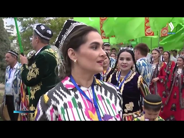 Türkmenistan'da Uluslararası Dans ve Folklor Festivali düzenlendi