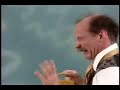 Elmo S World Mr Noodle Changes The Plant S Diaper The Plant Pees And Farts