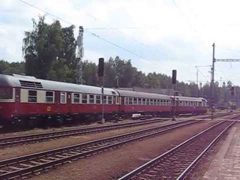 Souprava 854.027+Btn+854.021 na Os 14911 ze Žďáru nad Sázavou do Tišnova.