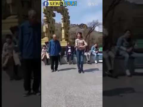 Erik dalı hem ANKARA 'da hem Çin'de.. dede torun erik dalı oynuyor