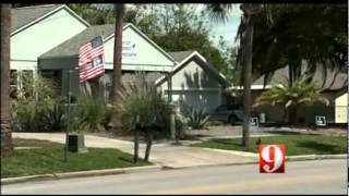 Obama's face desecrated American flag - Pissed off veterans (Take it down)