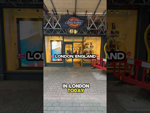 @Dickies in London, England📍🇬🇧 #shorts #dickies #workwear #london #england #streetwear