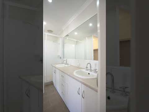 7 Edgewater Close, Glenfield, WA 6532, 4 chambres, 2 salles de bain, House