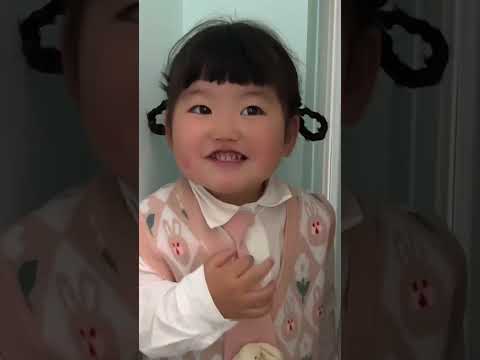 捉迷藏媽媽竟然偷吃東西，沒想到萌娃也學會了#寶言寶語#人類幼崽#萌娃搞笑