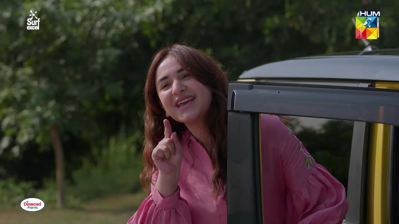 Duniya Meri Tarhan Gol Matol Hai...! #dekhzarapyarse #yumnazaidi - HUM TV