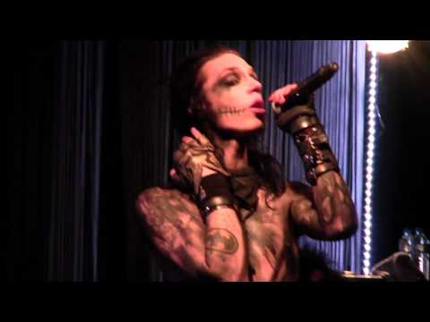 Black Veil Brides - Perfect Weapon  LIVE  [ Tunnel Milano 20.1011 ]