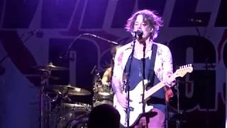 Winery Dogs - Love Is Alive