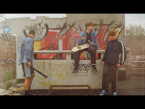 Video thumbnail for Chłopcy z placu broni