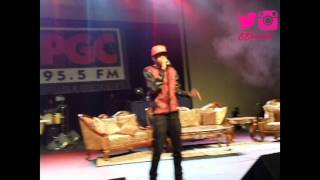 August Alsina Performing &quot;Let Me Hit That&quot; Live @ FSO