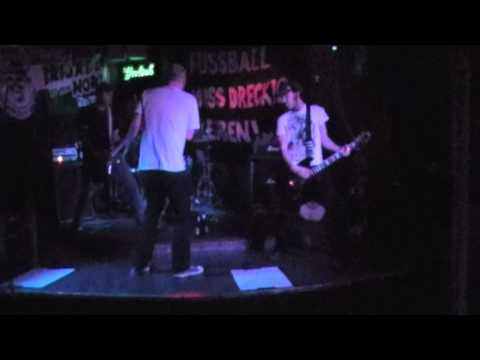 The Sentiments - Kill the Commies (LIVE!)