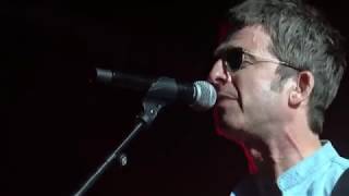 Gorillaz - We Got The Power (with Noel Gallagher) Lollapalooza París 2018