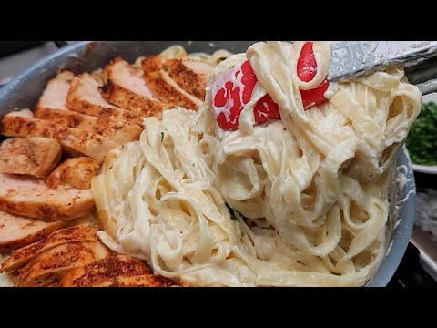 Creamy FETTUCCINE ALFREDO Pasta | Creamy Alfredo Sauce Recipe