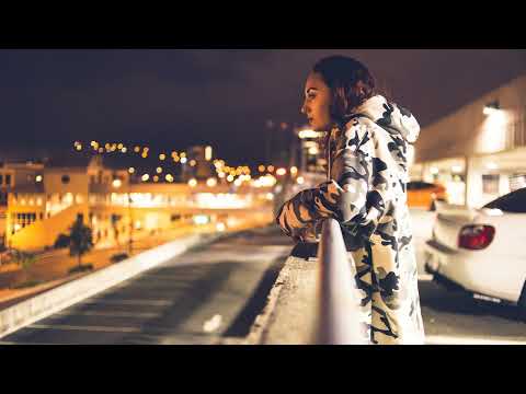 Ṿ Ʌ Ẏ U x Ftureable = STUCK IN MY HEAD